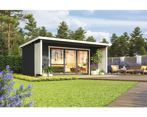 Modernes Gartenhaus mit Schiebetüren auf gepflegtem Rasen