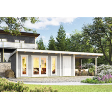 Gartenhaus mit Terrasse, Holzwänden, Fenstern und Türen im Garten