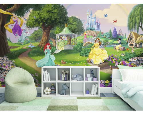 Kinderzimmer mit Disney Prinzessinnen Tapete, Regal und Sitzsack