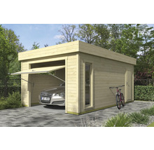 Holzgarage mit Schwingtor, Nebentür, Fenster und einem geparkten Auto
