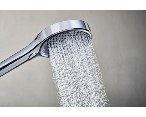 Handbrause mit laufendem Wasser