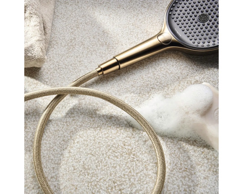 Handbrause mit Brauseschlauch auf Waschbecken