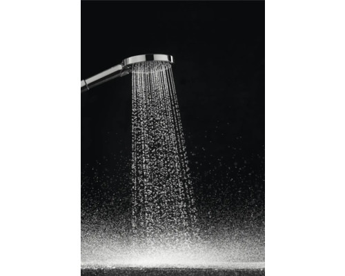 Duschkopf mit laufendem Wasser