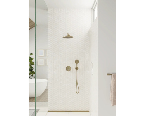 Badezimmer mit Dusche, Duschkopf und Handbrause