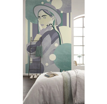 Schlafzimmer mit Fototapete, die eine Frau mit Hut darstellt