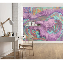 Arbeitszimmer mit Schreibtisch, Stuhl und einer Fototapete mit abstraktem Design