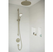 Duschbereich mit Kopfbrause, Handbrause und Thermostatmischer