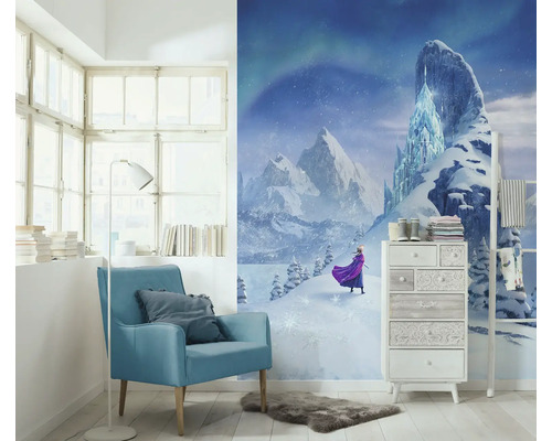 Dekoriertes Zimmer mit Fototapete mit Winterlandschaft