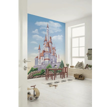 Kinderzimmer mit Burgtapete, Tisch und Stühlen