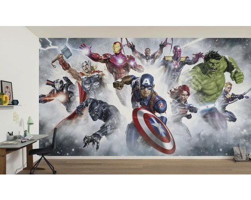 Wandgestaltung mit einem großen Avengers-Motiv im Kinderzimmer