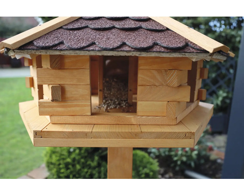 Vogelhaus aus Holz mit Dach
