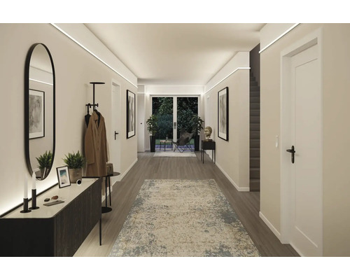 Eingangsbereich mit Kommode, Spiegel, Garderobe und Teppich in hellem Design