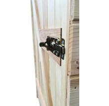 Detailansicht eines Holzschranks mit einem Riegelverschluss