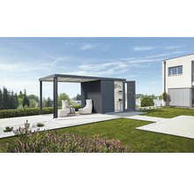 Szene mit einem modernen Gartenhaus mit Pergola, Gartenmöbeln und begrüntem Garten