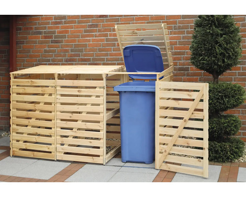 Mülltonnenbox aus Holz mit blauer Mülltonne