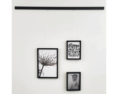 Bilderleiste mit drei Fotos an einer Wand