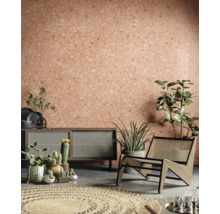 Wohnzimmer mit Kommode, Stuhl, Teppich und Wandgestaltung