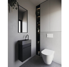 Modernes Badezimmer mit Hänge-WC, Waschtisch und Spiegel