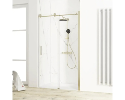 Modernes Badezimmer mit Schiebetür-Duschkabine und Duscharmatur.