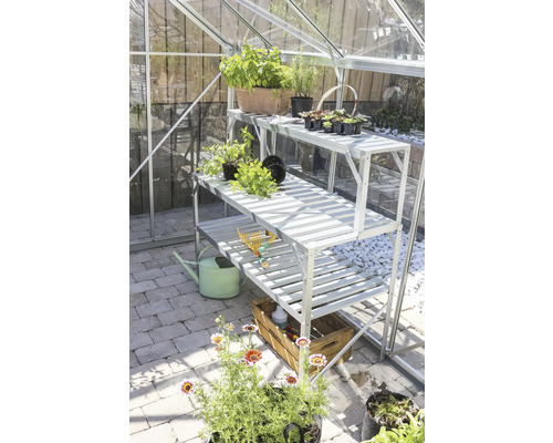Gewächshaus mit Regal für Pflanzen und Gartengeräte