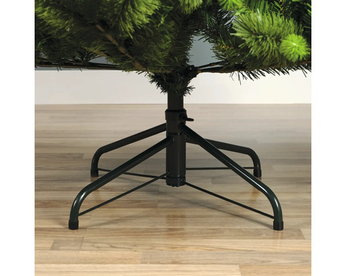 Detailaufnahme des Fußes eines künstlichen Weihnachtsbaums