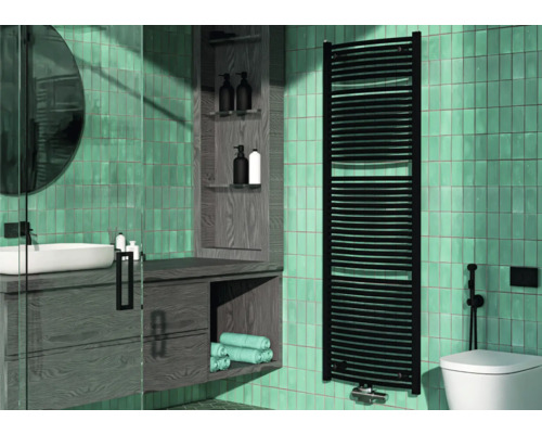 Rotheigner Badheizkörper SWING-M 1810 x 595 mm schwarz matt Anschluss Mittig unten Badezimmer mit Waschtisch, Toilette und Handtuchwärmer