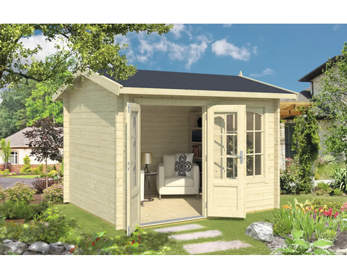 Gartenhaus mit geöffneten Doppeltüren und Inneneinrichtung im Garten