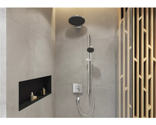 Modernes Badezimmer mit Dusche, Regendusche und Ablagefläche
