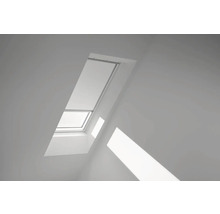 Dachfenster mit Rollo im Raum