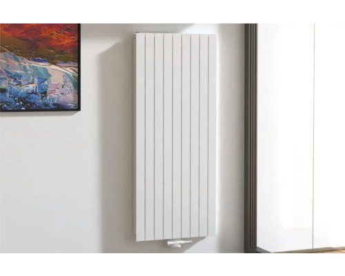 Rotheigner Designheizkörper PANEL 1600 x 662 mm weiß Anschluss Mittig unten Vertikaler Heizkörper an einer Wand montiert