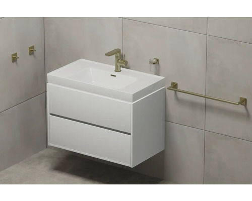 Badezimmer mit Waschtischunterschrank, Waschbecken, Armatur, Handtuchhalter, Seifenspender und Wandhaken