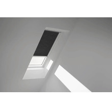 Dachfenster mit Rollo zur Verdunkelung