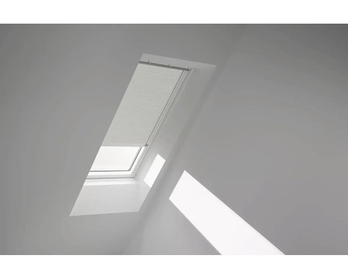 Dachfenster mit Jalousie zur Lichtregulierung