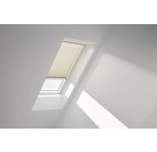 Dachfenster mit Plissee im Dachgeschoss