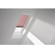 Dachfenster mit geschlossenem Plissee