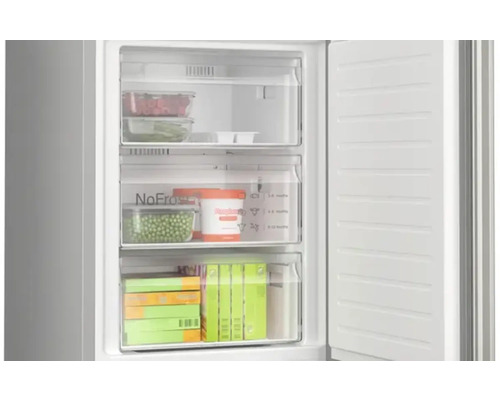 Gefrierschrank mit drei Schubladen gefüllt mit Lebensmitteln