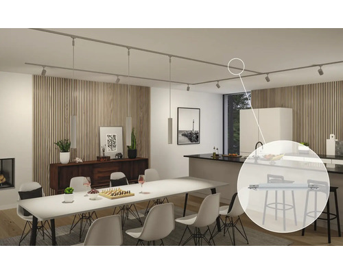 Beleuchteter Wohnbereich mit Schienensystem und Strahlern