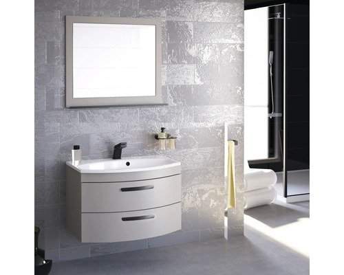 Modernes Badezimmer mit Waschtischunterschrank, Spiegel und Dusche