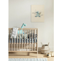 Kinderzimmer mit Babybett und Wandbild mit der Aufschrift: Halte dich fest