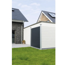 Garten mit Gerätehaus aus Holz und Metall