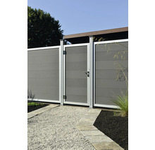 Gartenzaun mit Tür und Kiesweg