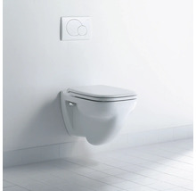 Wandhängendes WC mit Betätigungsplatte im Badezimmer