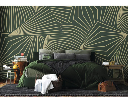 Schlafzimmer mit geometrischer Tapete, Bett, Nachttischen und Teppich für eine stilvolle Raumgestaltung