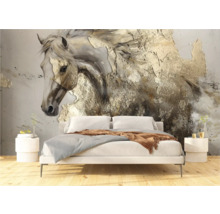 Wandbild mit Pferde-Motiv über einem Bett in einem hellen Schlafzimmer.