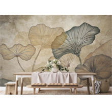 Wandbild mit Pflanzenmotiven und Esstisch im Wohnzimmer