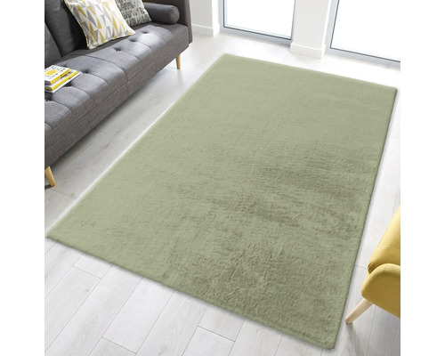 Rechteckiger Teppich im Wohnzimmer
