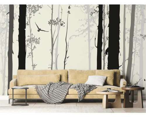 Wohnzimmer mit Sofa und Waldtapete