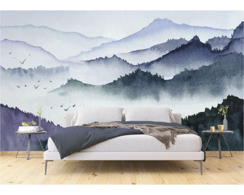 Schlafzimmer mit einer Fototapete mit Bergmotiv