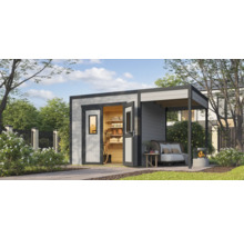 Gartenhaus mit geöffneter Tür und überdachter Sitzecke mit Sofa und Feuerstelle