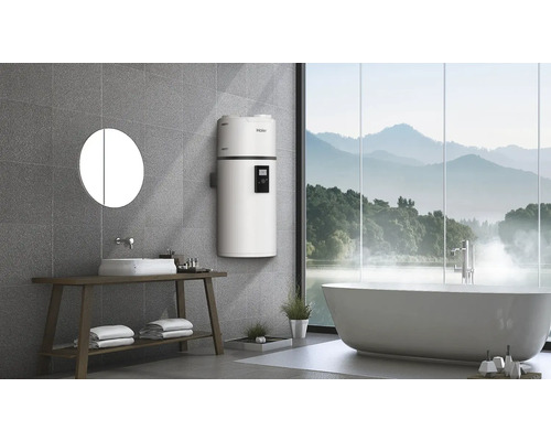 Modernes Badezimmer mit Badewanne, Waschbecken und Haier Warmwasserspeicher